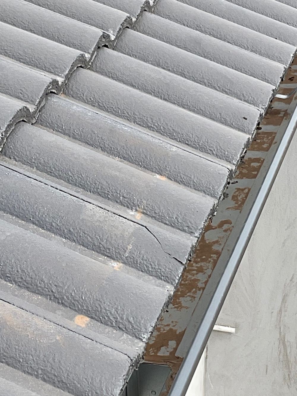 Broken roof tiles that will let water into the house, Tarneit